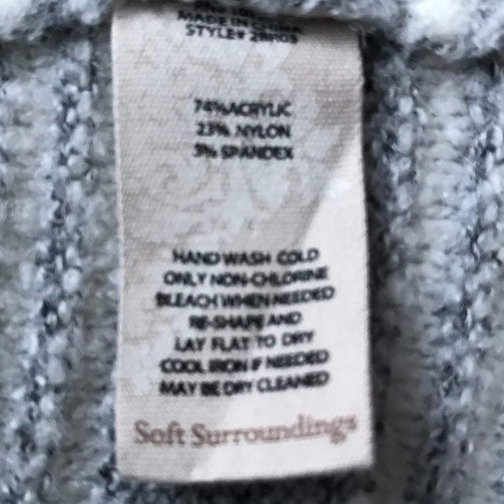 Soft Surroundings Gray, White, & Pink Oversized Sweater,  Size Med - Picture 5 of 5